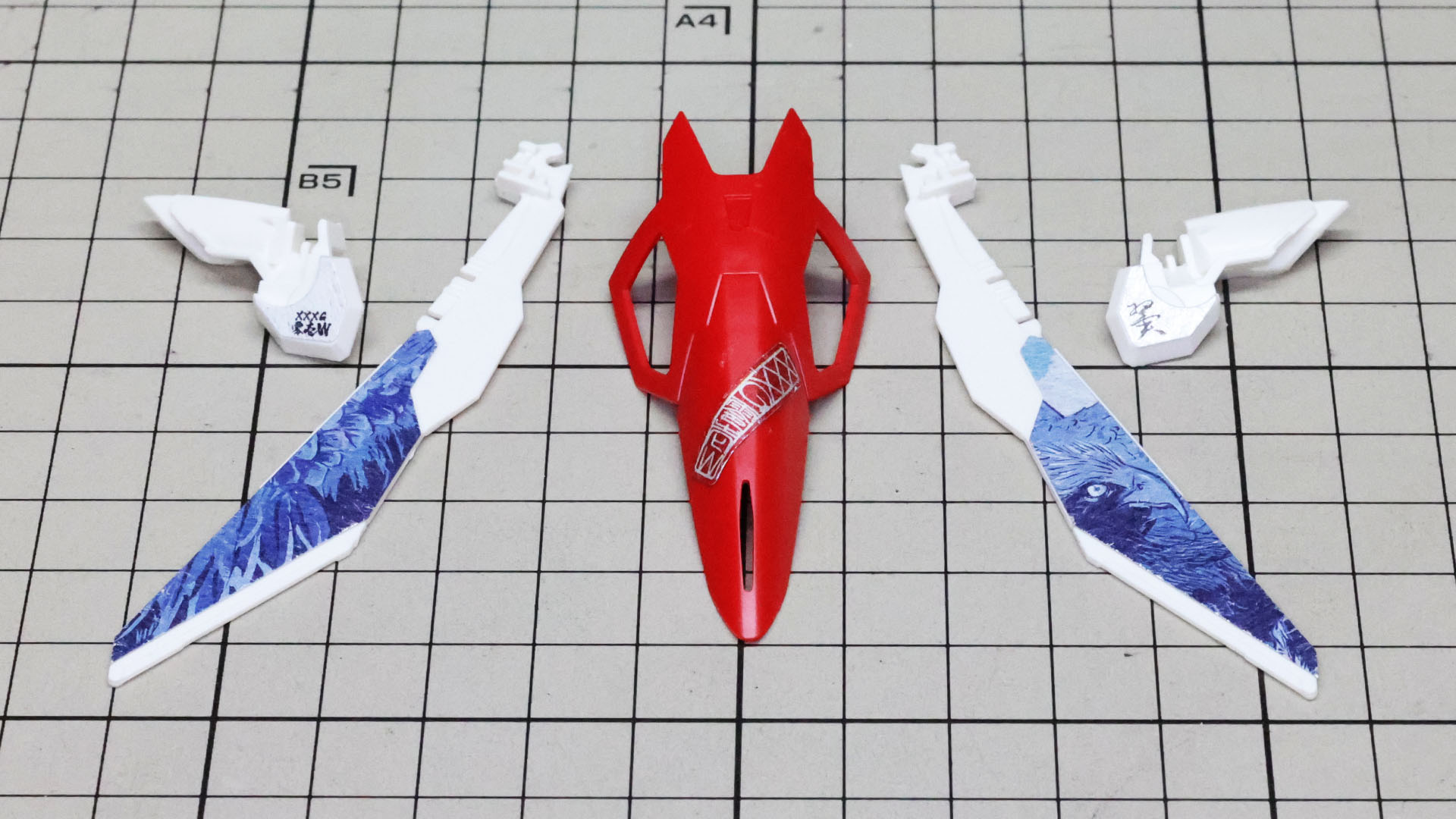 ウイングガンダムの和柄シール貼り付け部位