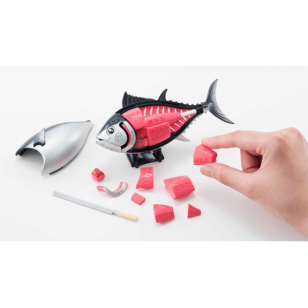 「一本買い！！本マグロ解体パズル」は、マグロの骨格や部位をパズル化。「トロ」がどこにあるかなど、知識も深められる
