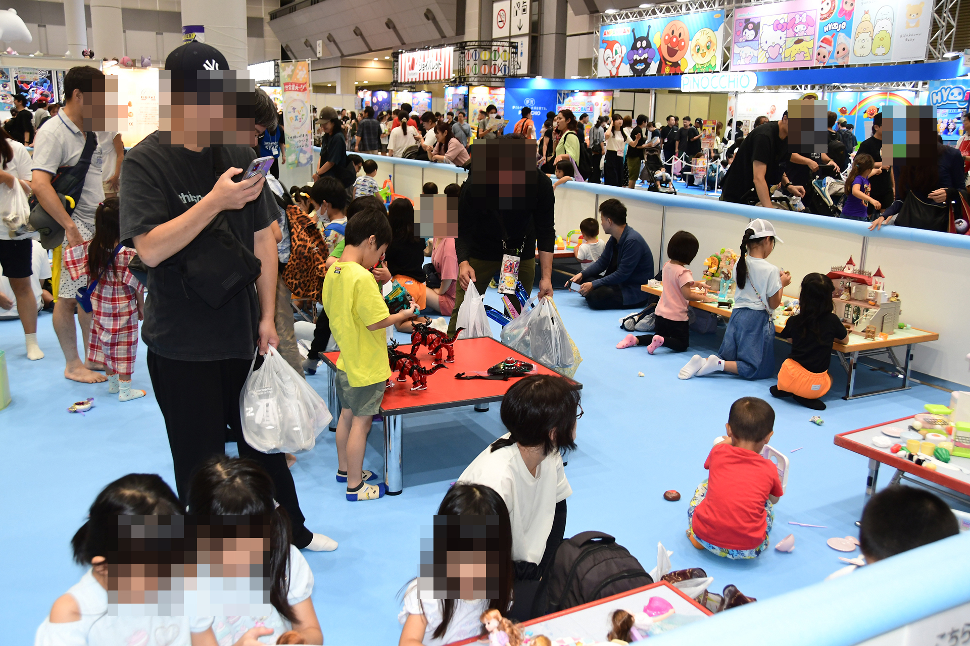 各社がいかに子供達に遊んでもらえるかに工夫を凝らしていた