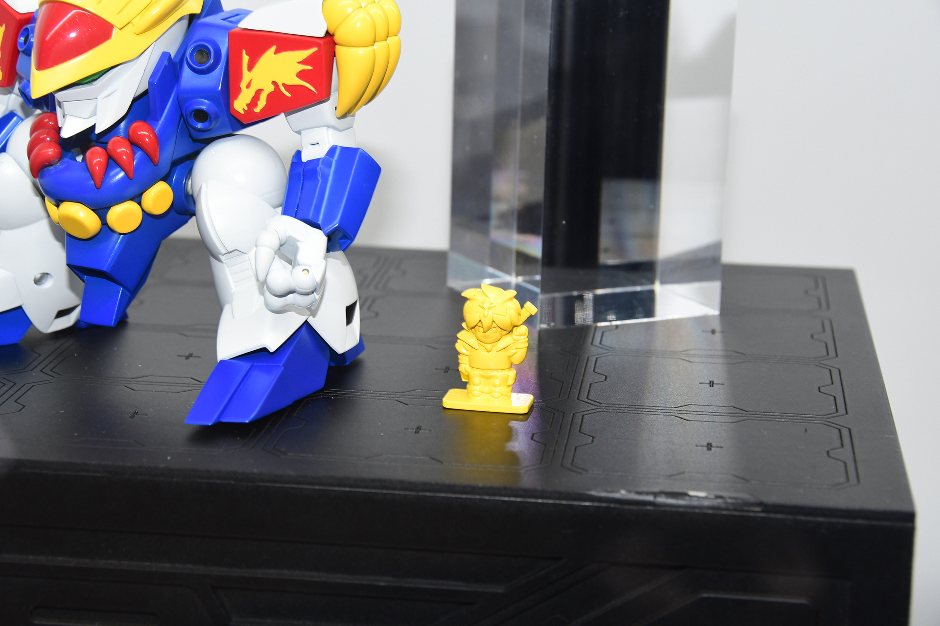 単色のフィギュアも、プラクションユーザーをにやりとさせる