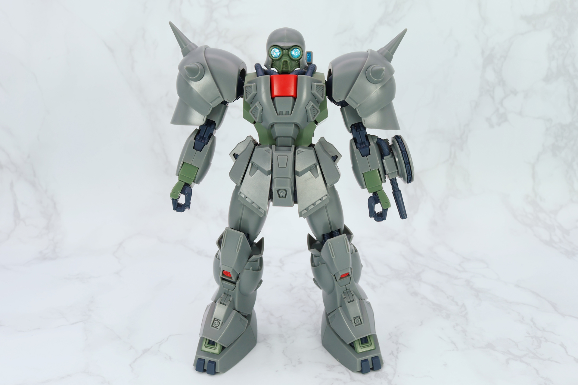 完成したRE/100 デナン・ゾン。プロポーションのバランスはバツグンだ