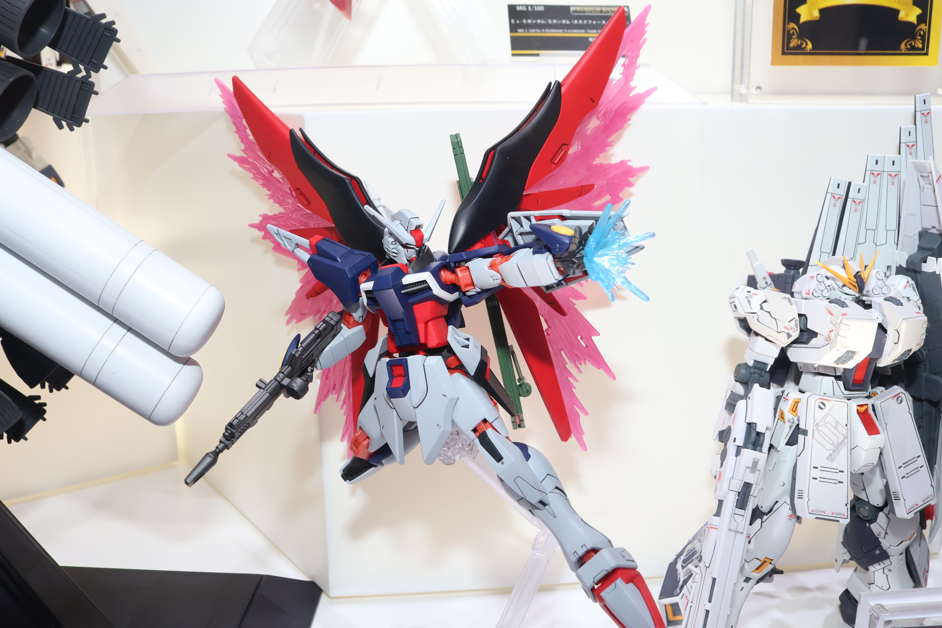 「HG 1/144 デスティニーガンダムSpecII[最終決戦イメージカラー]」。2025年8月発売