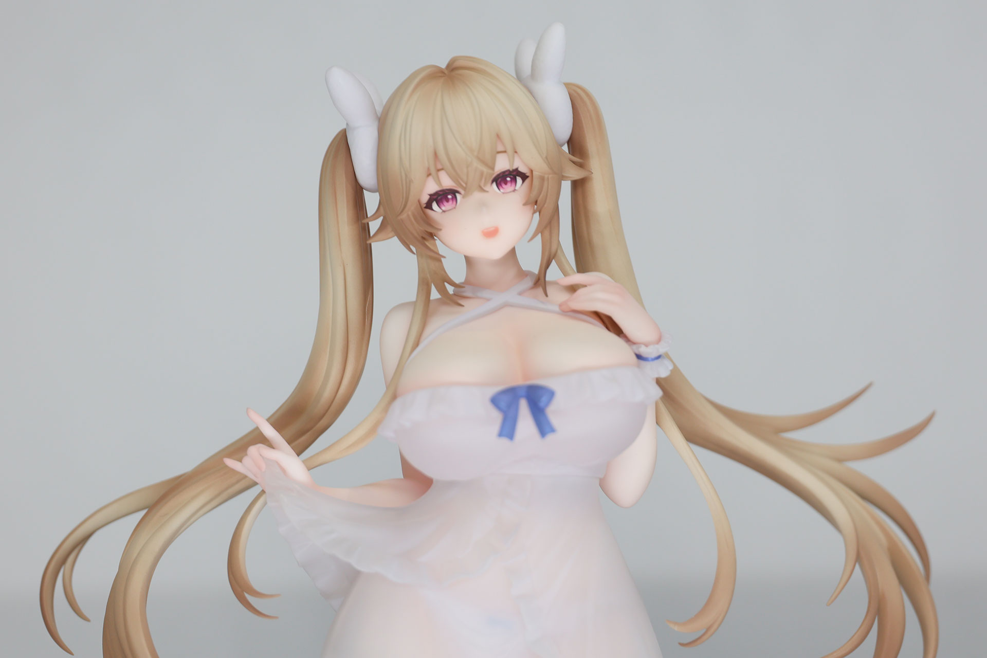 こちらは「LessMore アンカレッジ 交流宿舎ver.」のデコマスだ
