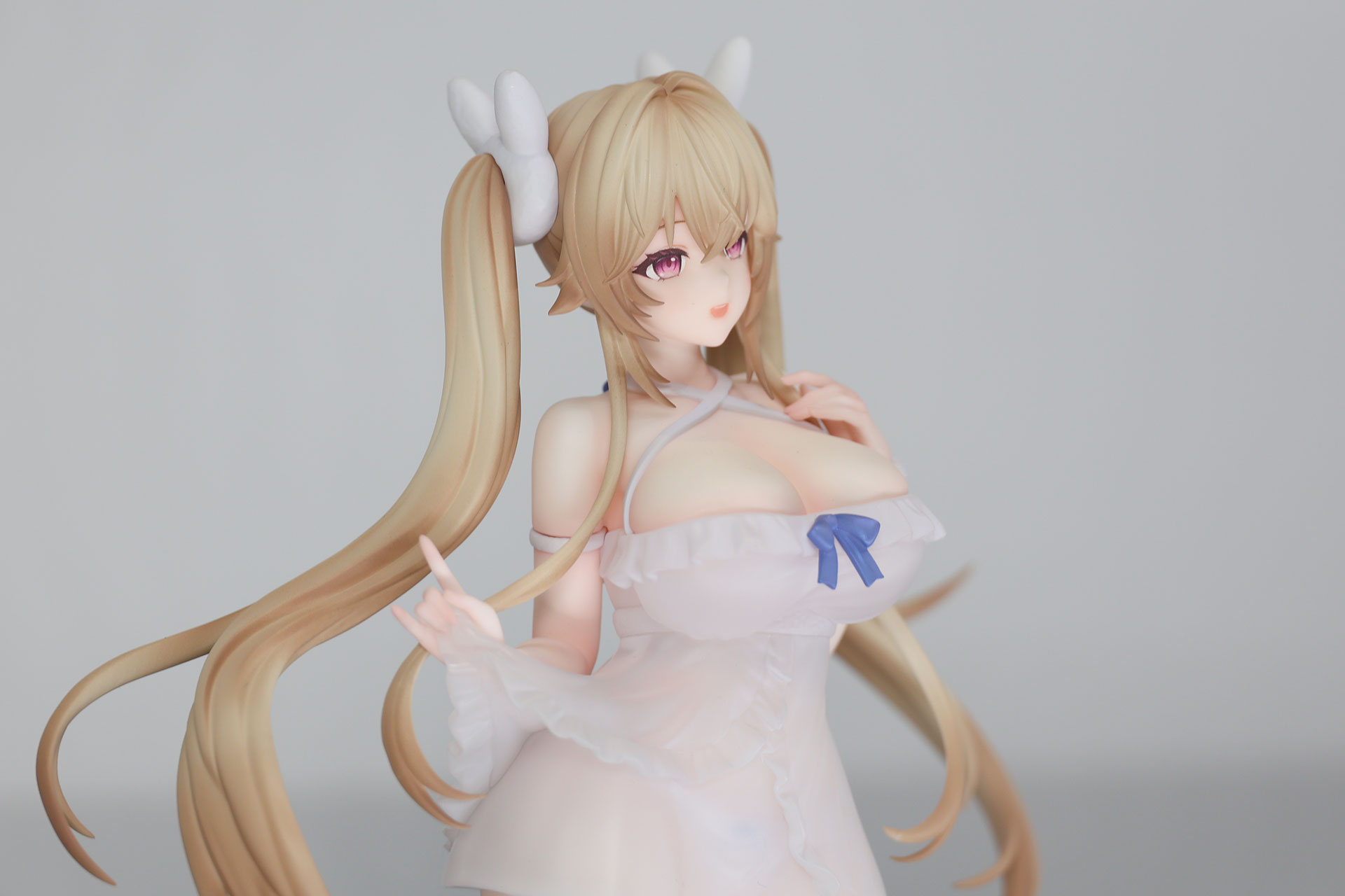こちらは「LessMore アンカレッジ 交流宿舎ver.」のデコマスだ
