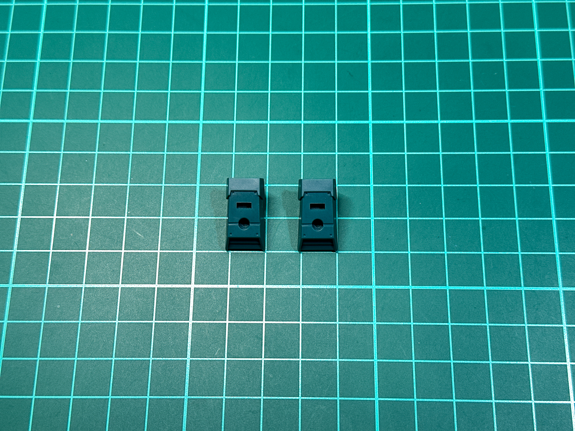 側部装甲は左右で同じものを使用します。