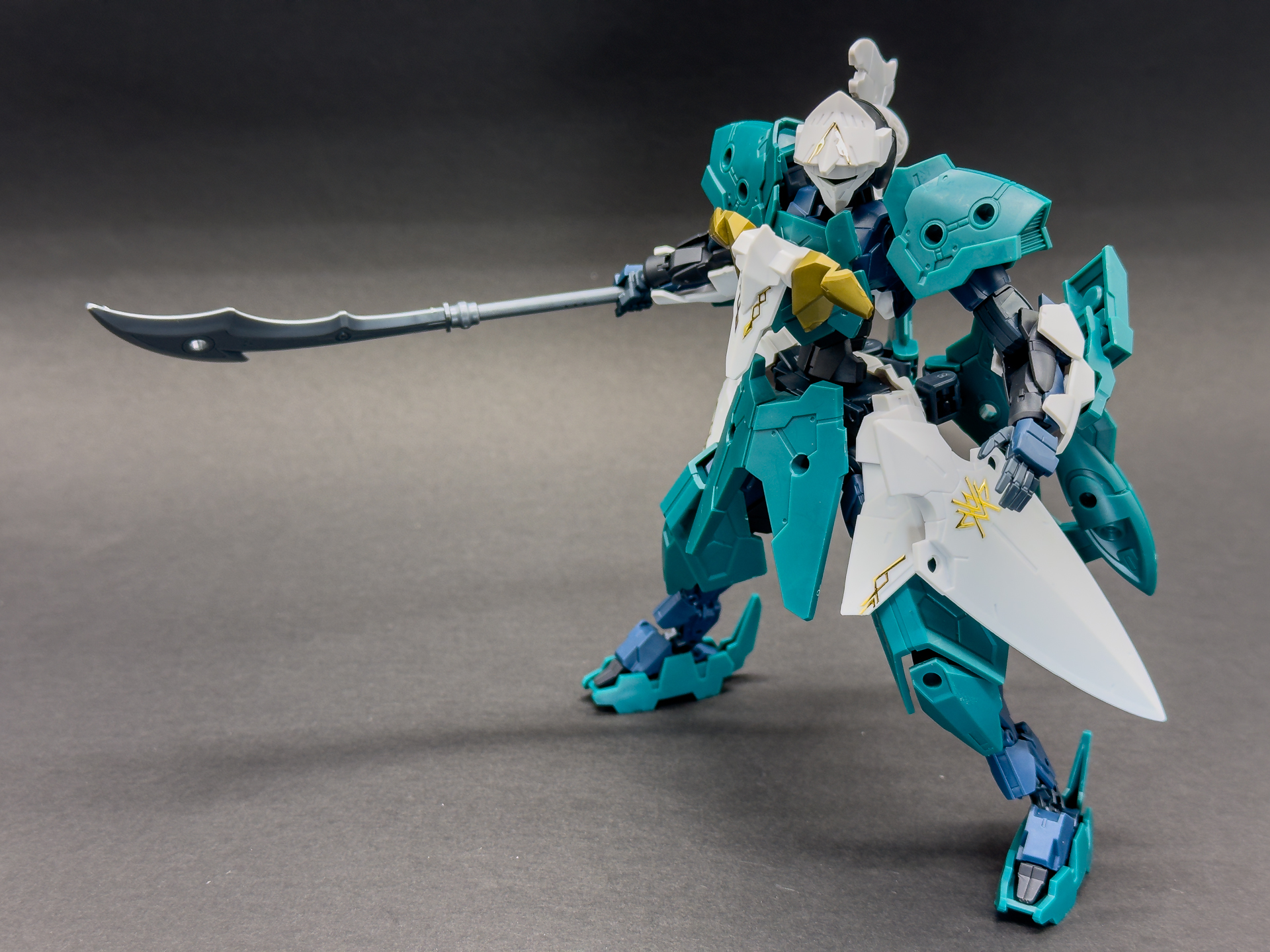東洋の武将モチーフのカスタマイズを行ないました。