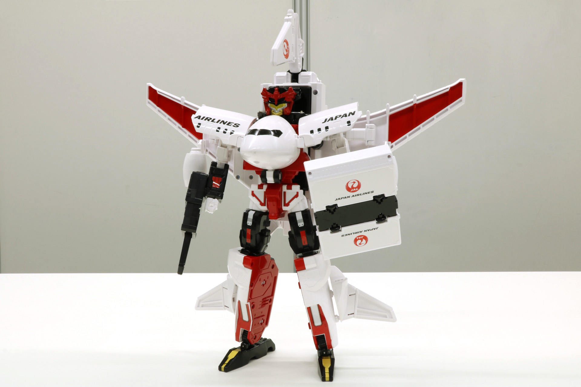 『特装合体ロボ ジョブレイバー』とJALとのコラボレーションによって「スカイブレイバー JAL ジェット旅客機」が実現