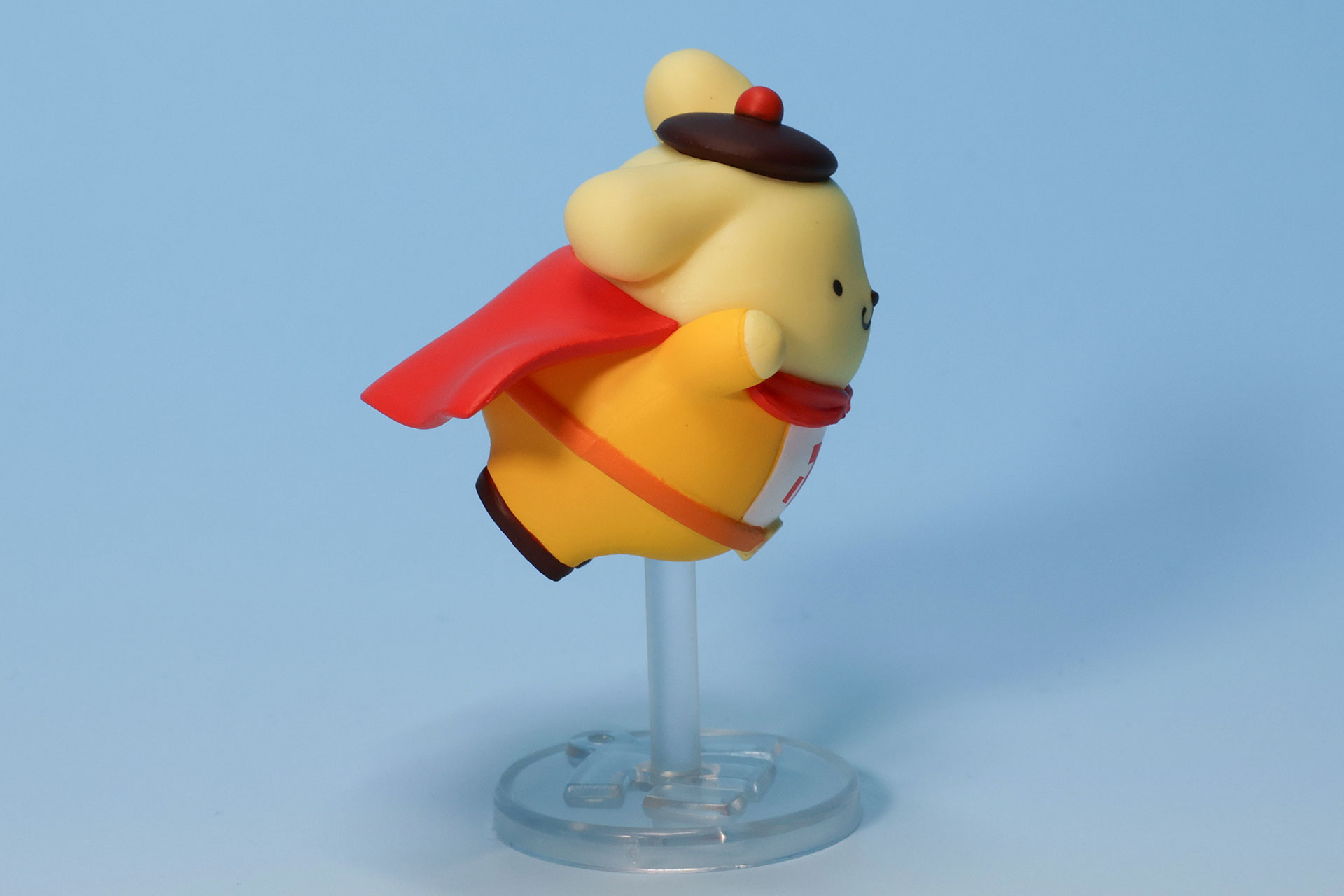丸みのある体形で飛んでいる姿もかわいらしい