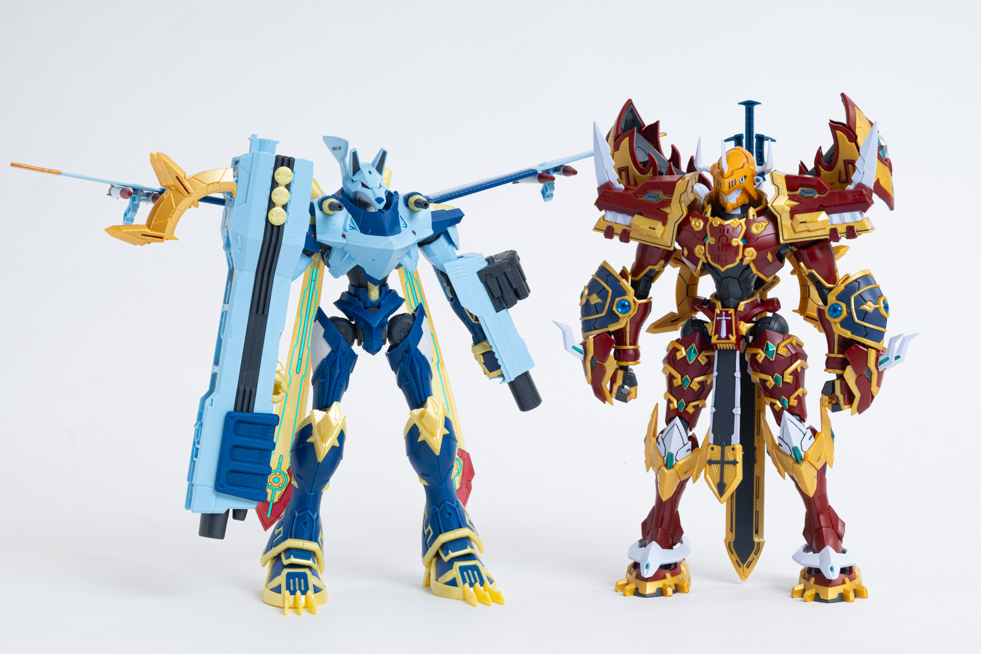 まずは元になる2体を並べてみる。それぞれ1体のデジモンとして完成度が高いが、プラモデルではどのように合体するのだろうか。