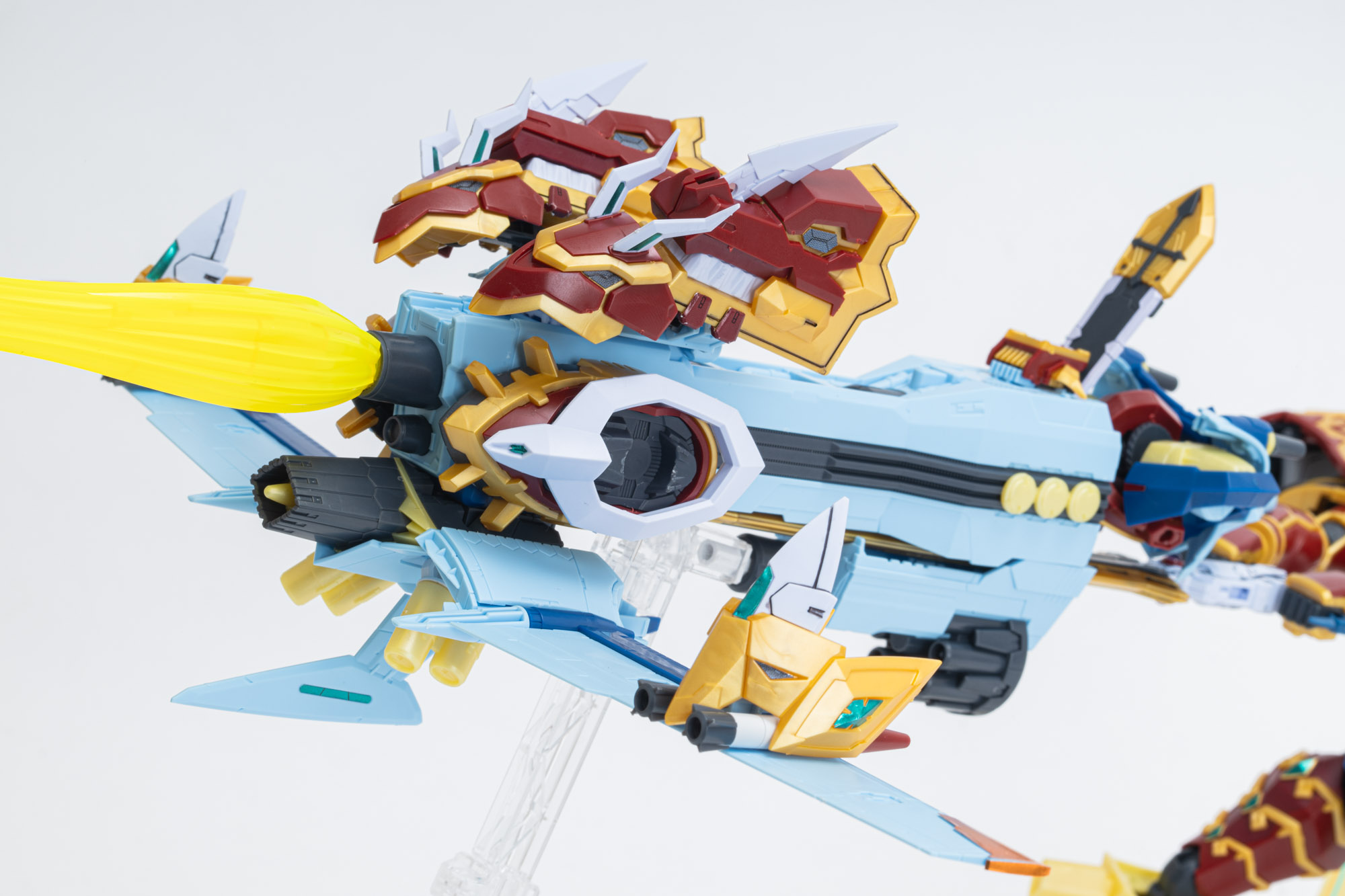 こちらはマグナガルルモンの要素が多い構成になっている。武器まで2体のデジモンから構成されているところが非常に面白い。