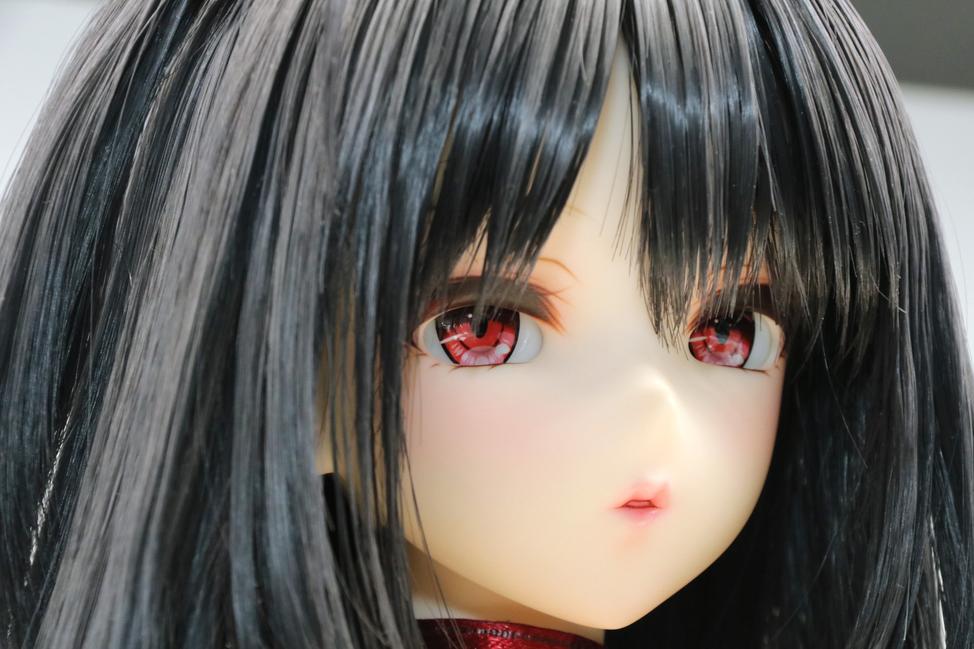 まつ毛や口元などゲームイメージをキャストドールで再現