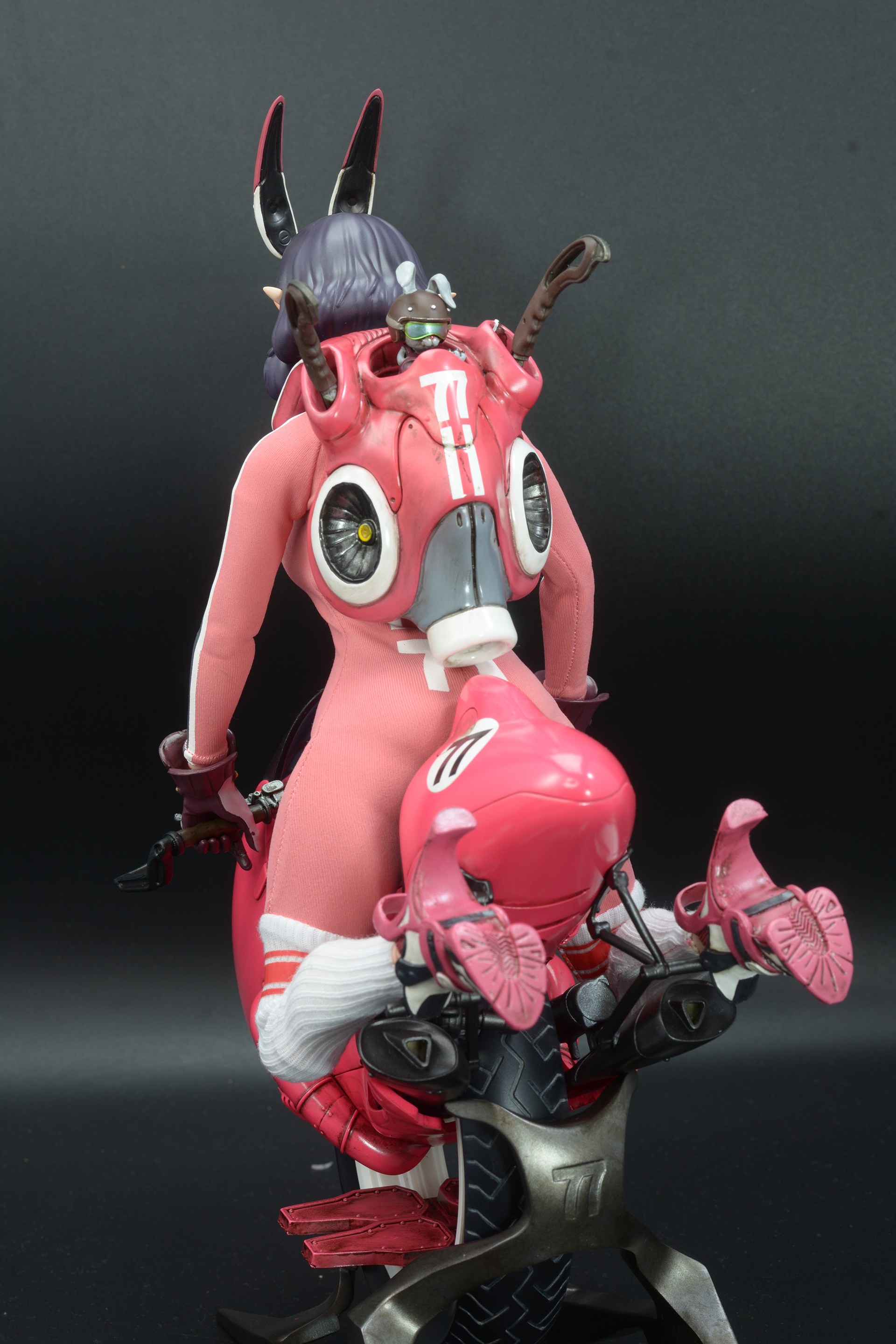 独特なランディングポーズ