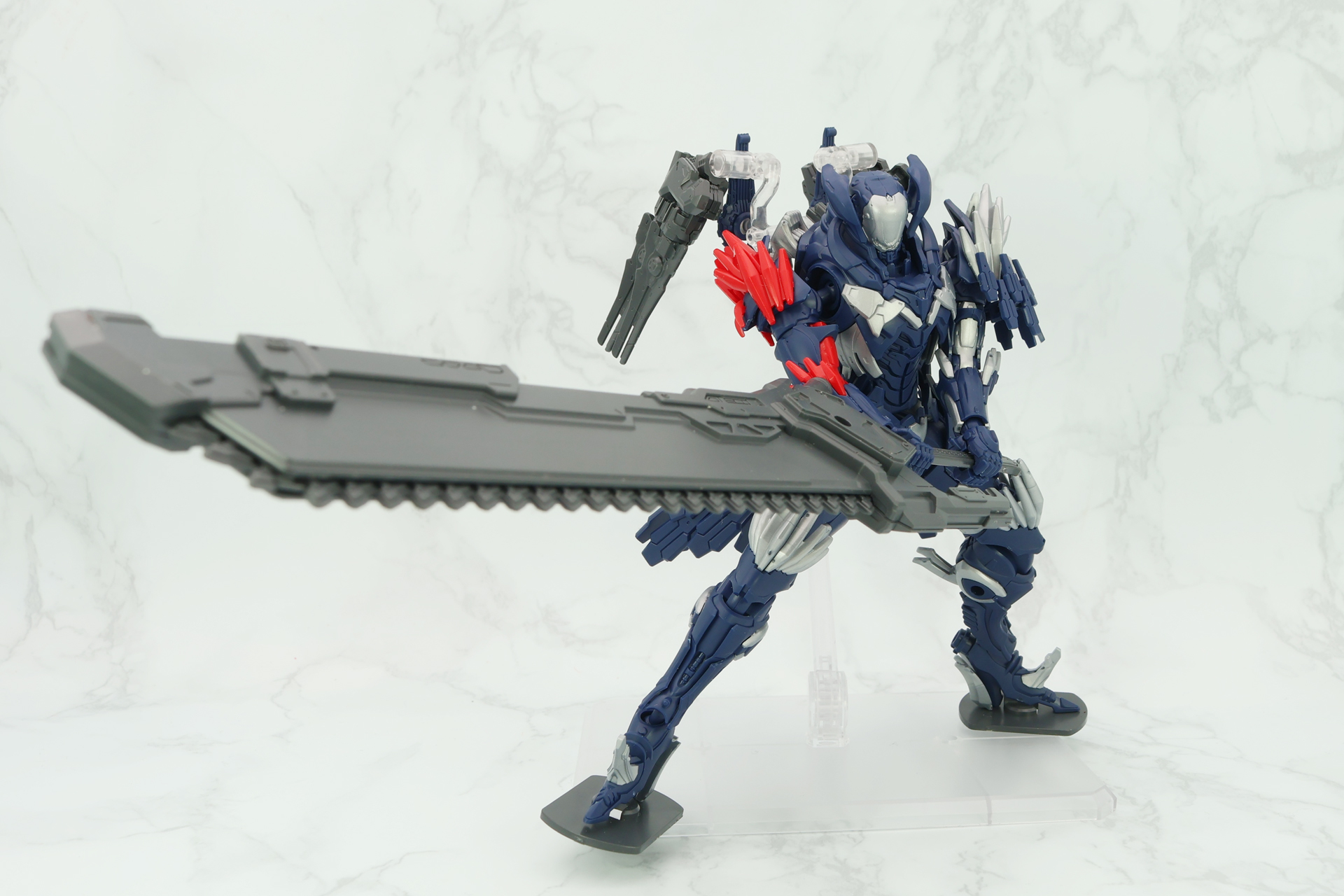 同時発売の「30MM オプションパーツセット DAEMON X MACHINA TS WEAPON SET 01」の武器を装備させ、より凶悪な姿を演出してみた