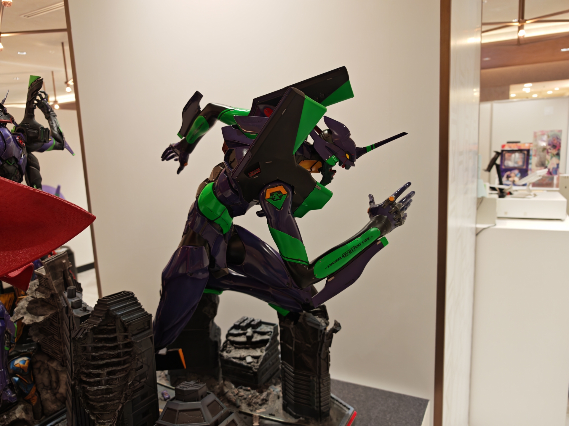 「アルティメットジオラママスターライン ヱヴァンゲリヲン新劇場版 汎用ヒト型決戦兵器　人造人間エヴァンゲリオン 初号機 夜間戦闘版」価格