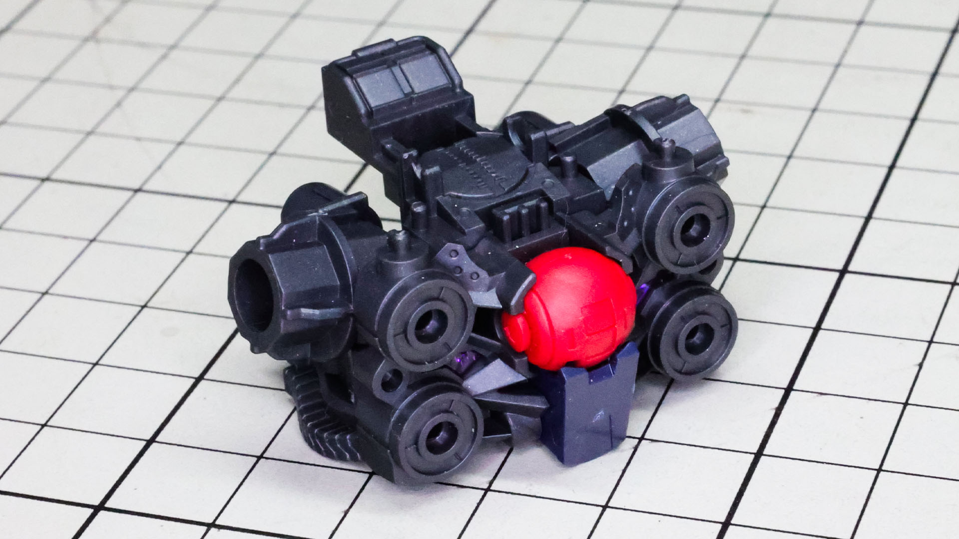 機体にコックピットが収まりました