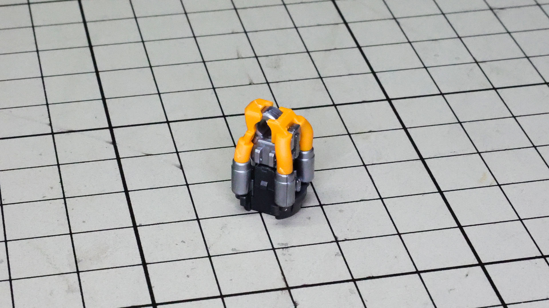 少しばかりトリッキーですがすいっと組み合わさるのはさすがガンプラ！