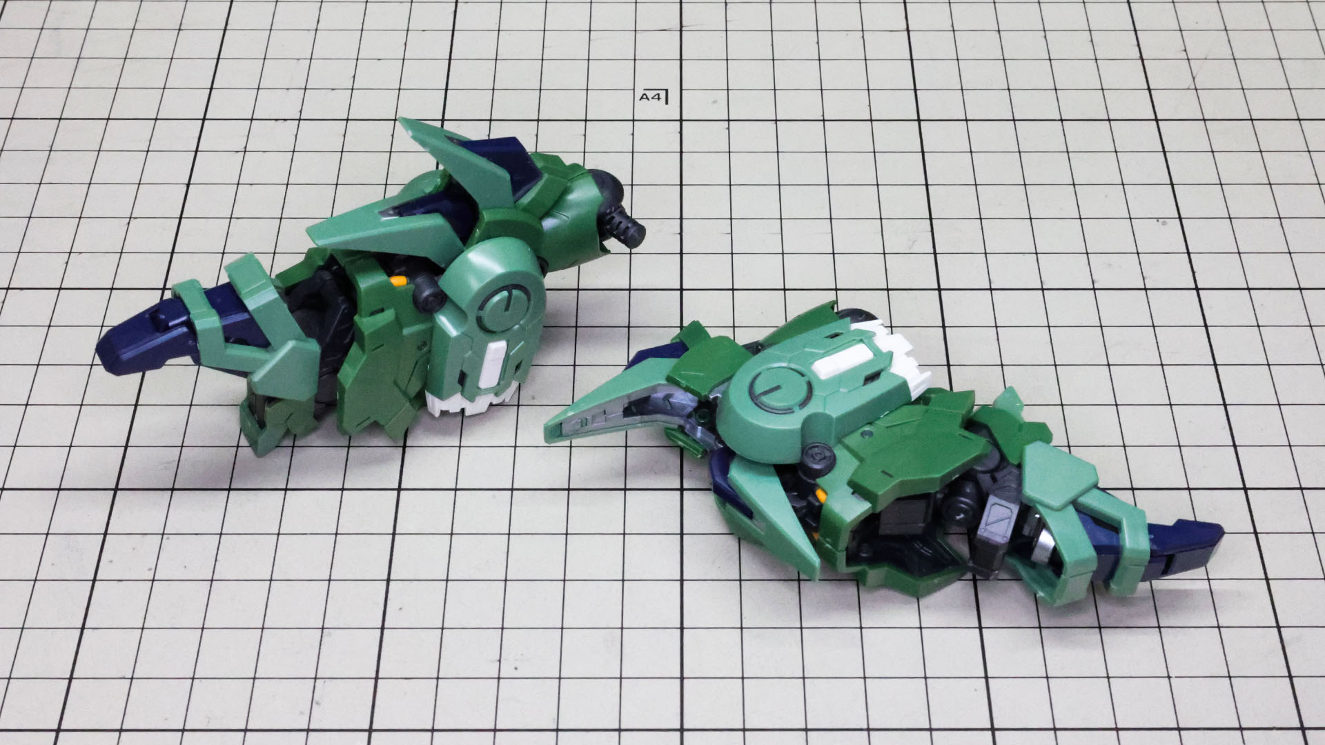 つま先等ソール全体、膝の可動にリンクするアーマー等可動性能はMGクラスですごい！