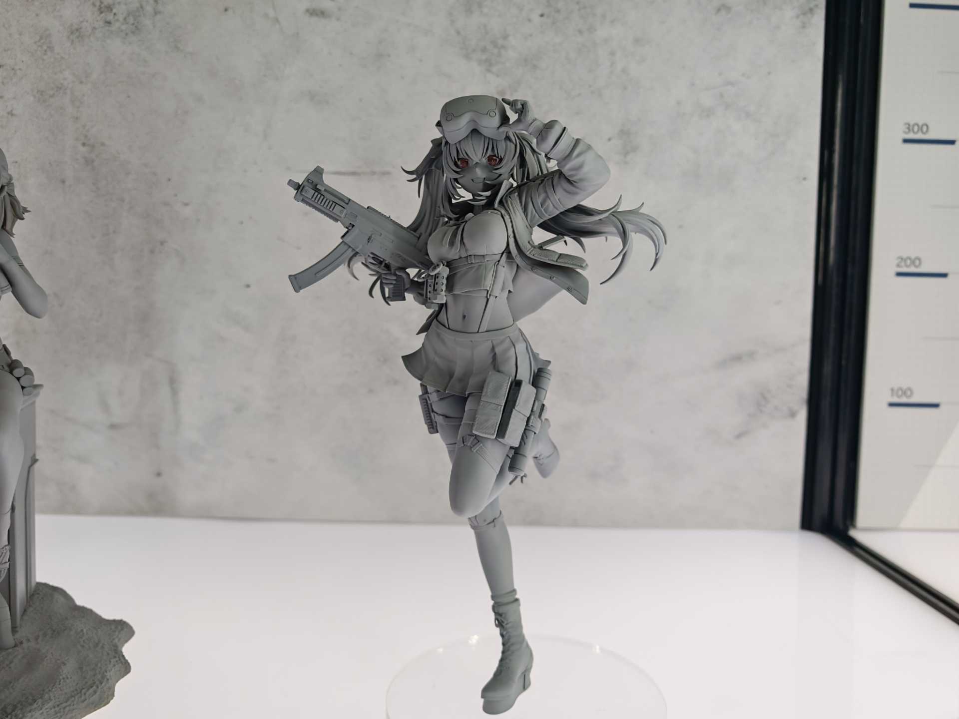 「レナ」、発売日・価格未定