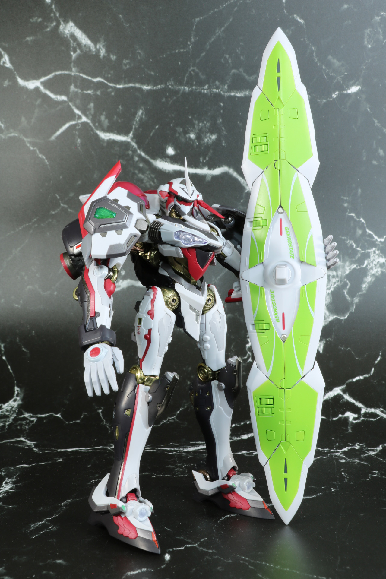 ゲッコーステイトデザインのリフボードと並んでディスプレイ