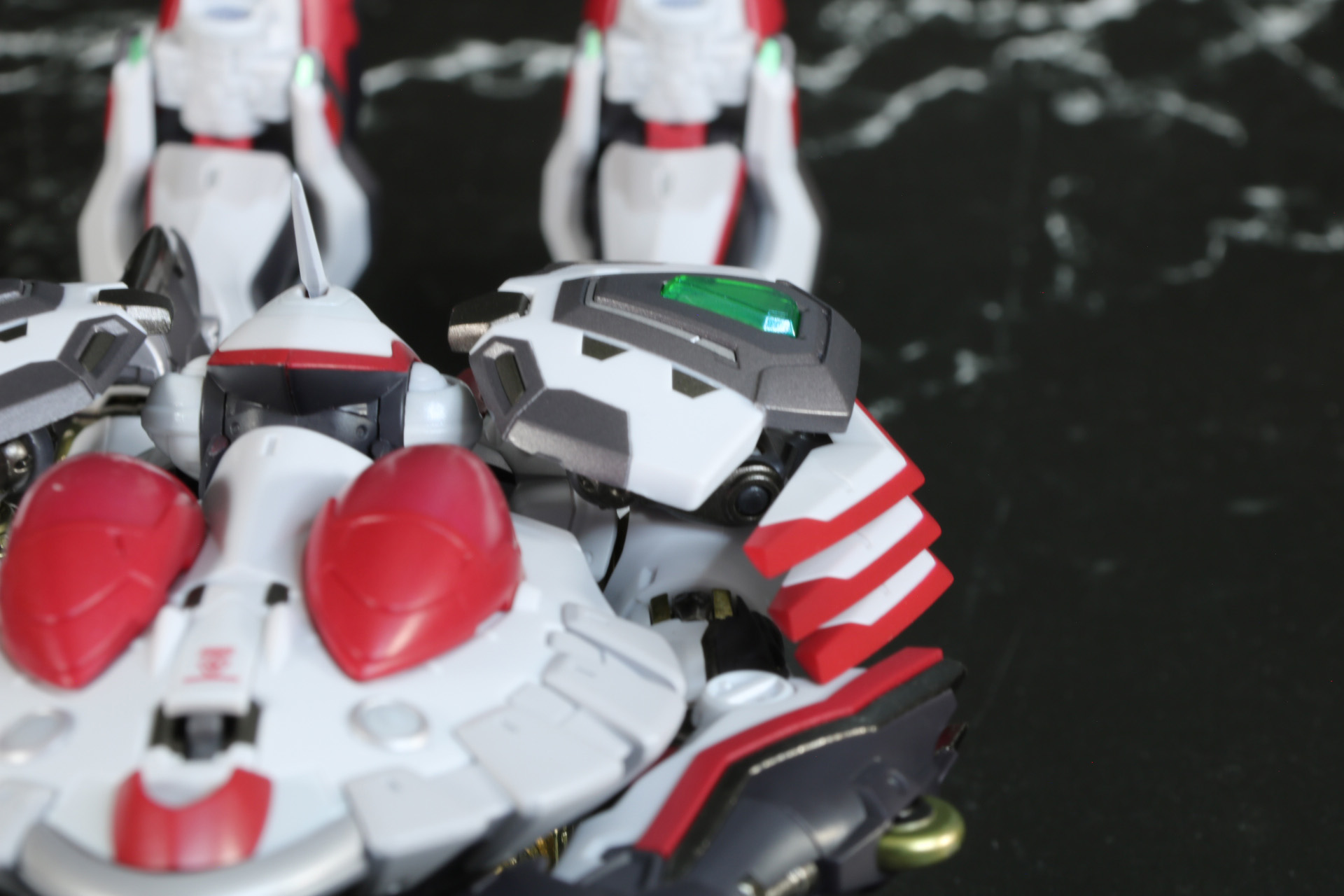 太もも裏のフレームをロック