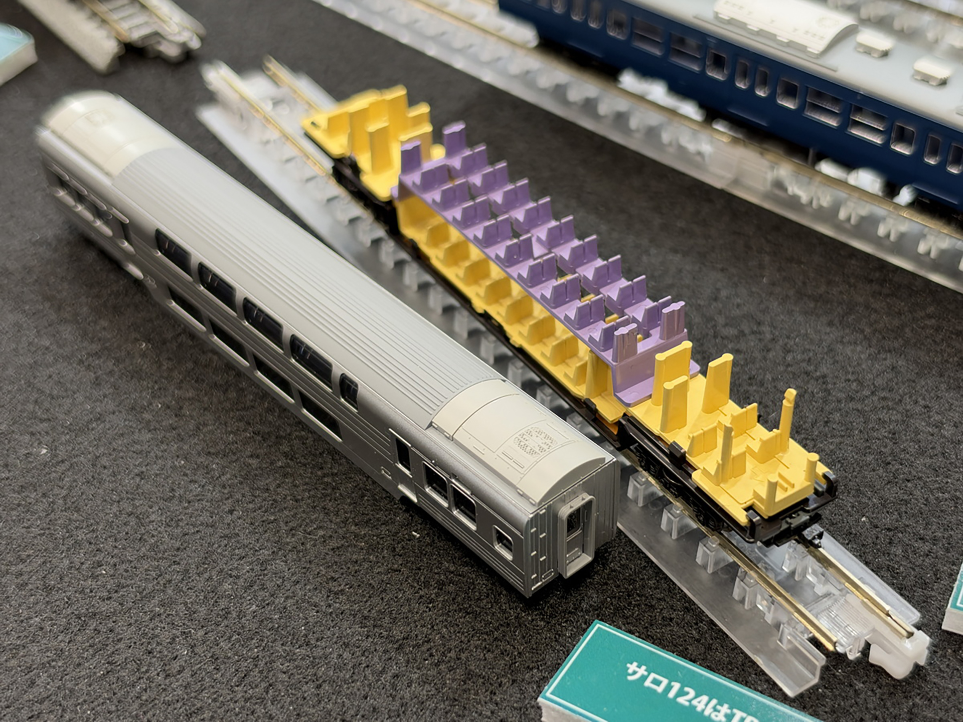 サロ124は2階席や荷物置き場といった内部を再現