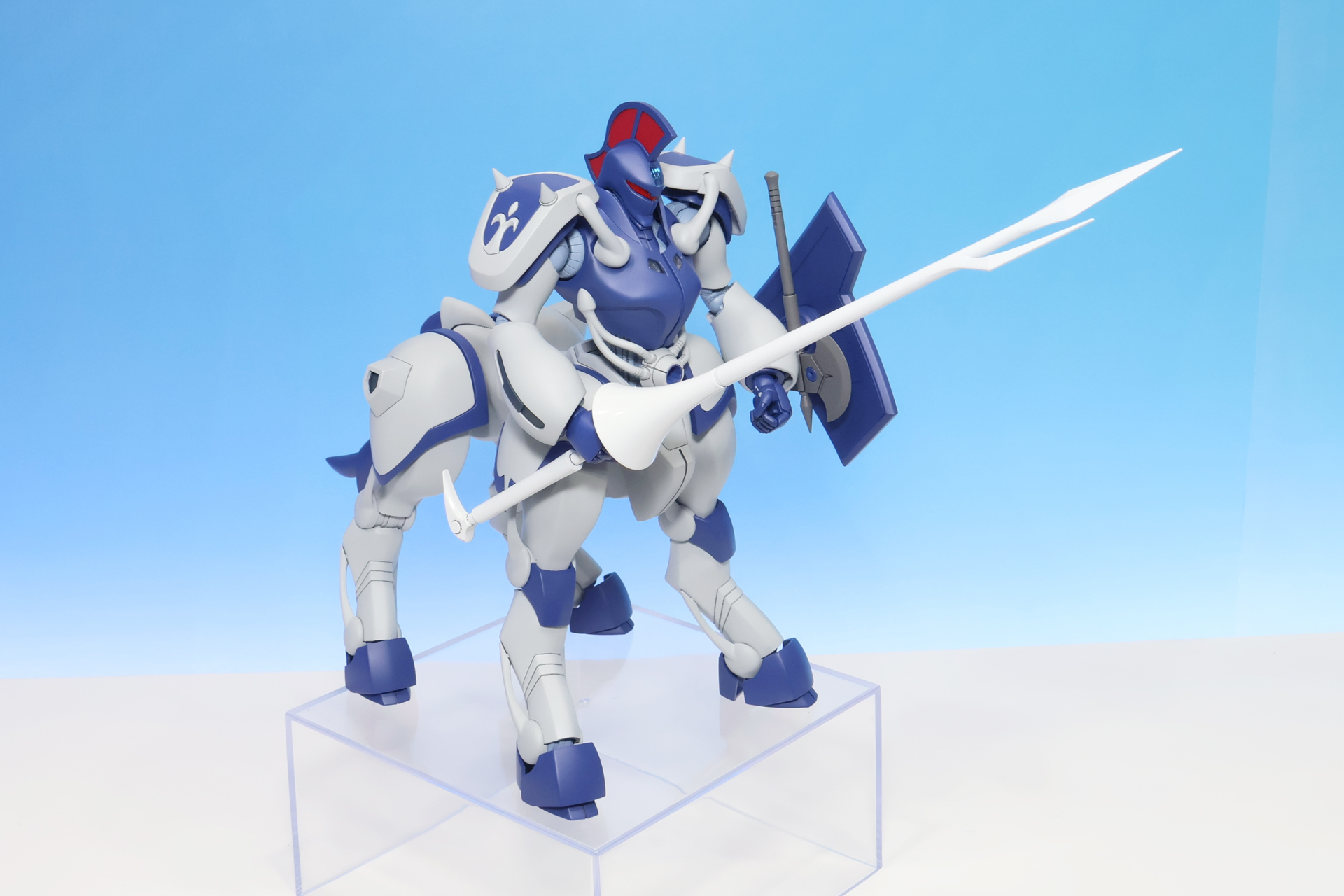 『機甲界ガリアン』プラスチックモデルシリーズ「プロマキス・ジー」。2027年1月発売予定。価格は7,480円。付属の盾パーツを使用すれば「プロマキス・ヴィー」も再現可能