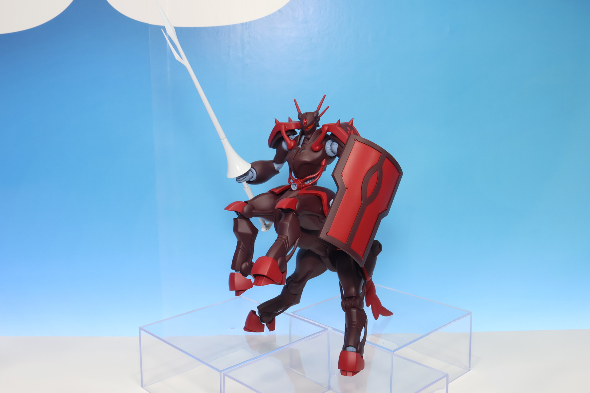 『機甲界ガリアン』プラスチックモデルシリーズ「プロマキス・ジー」。2027年1月発売予定。価格は7,480円。付属の盾パーツを使用すれば「プロマキス・ヴィー」も再現可能