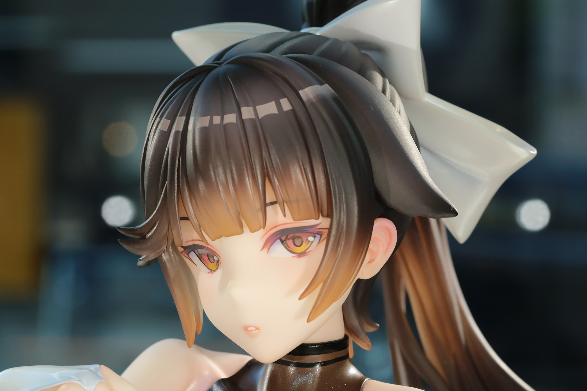 細かなメイクなども表現されている
