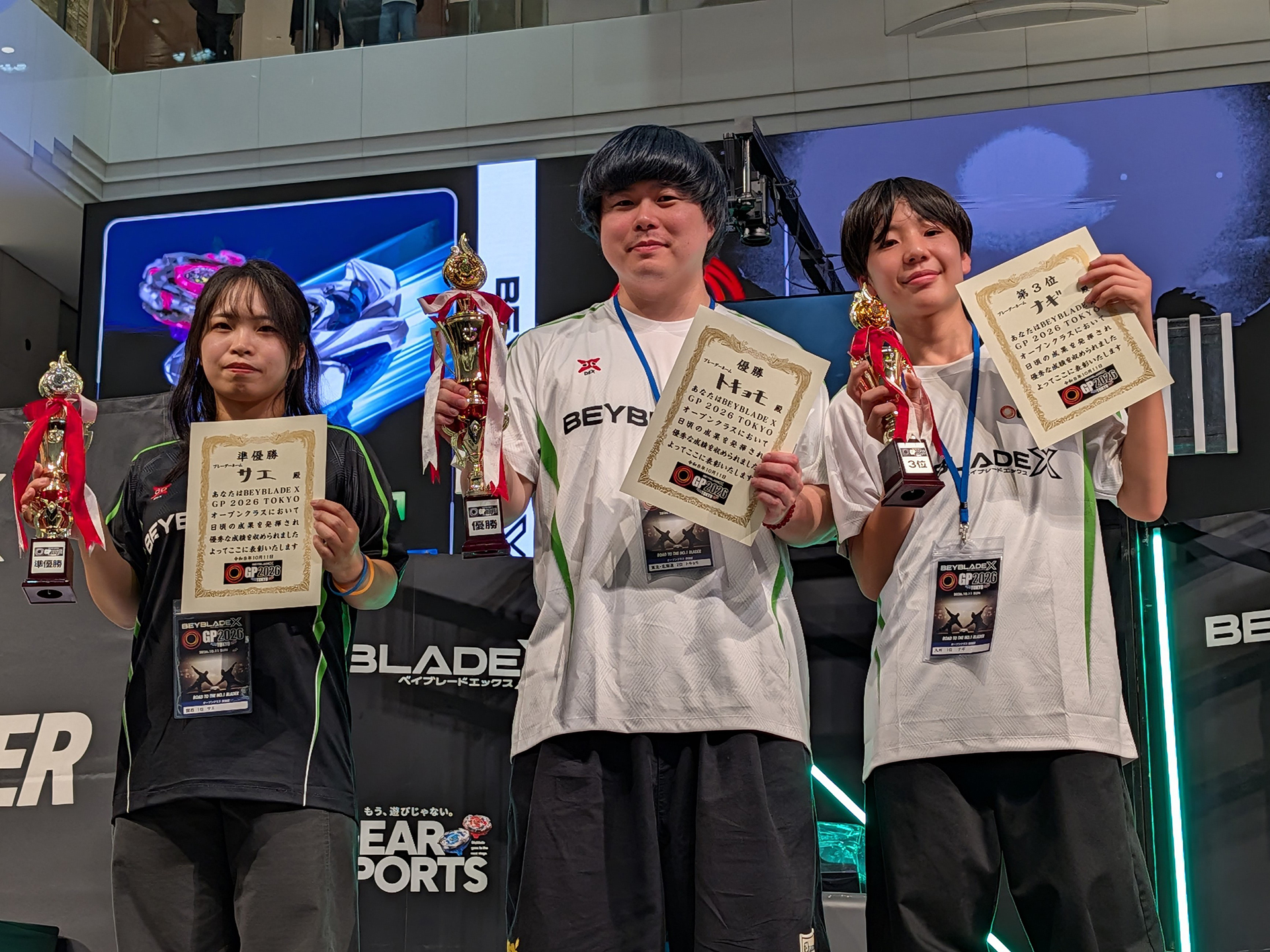 オープンクラスの優勝は東北・北海道2位のトキョモ選手、2位は関西1位のサエ選手、3位は九州1位のナギ選手