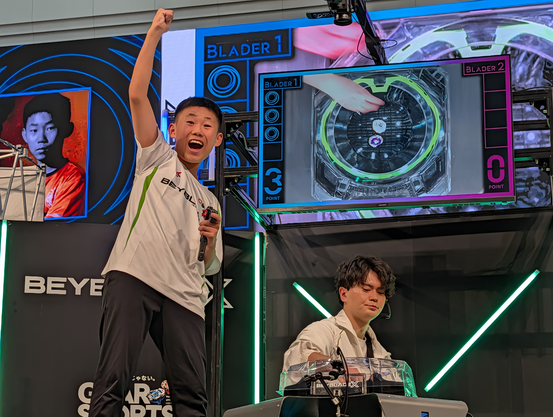 勝利の瞬間の福選手！