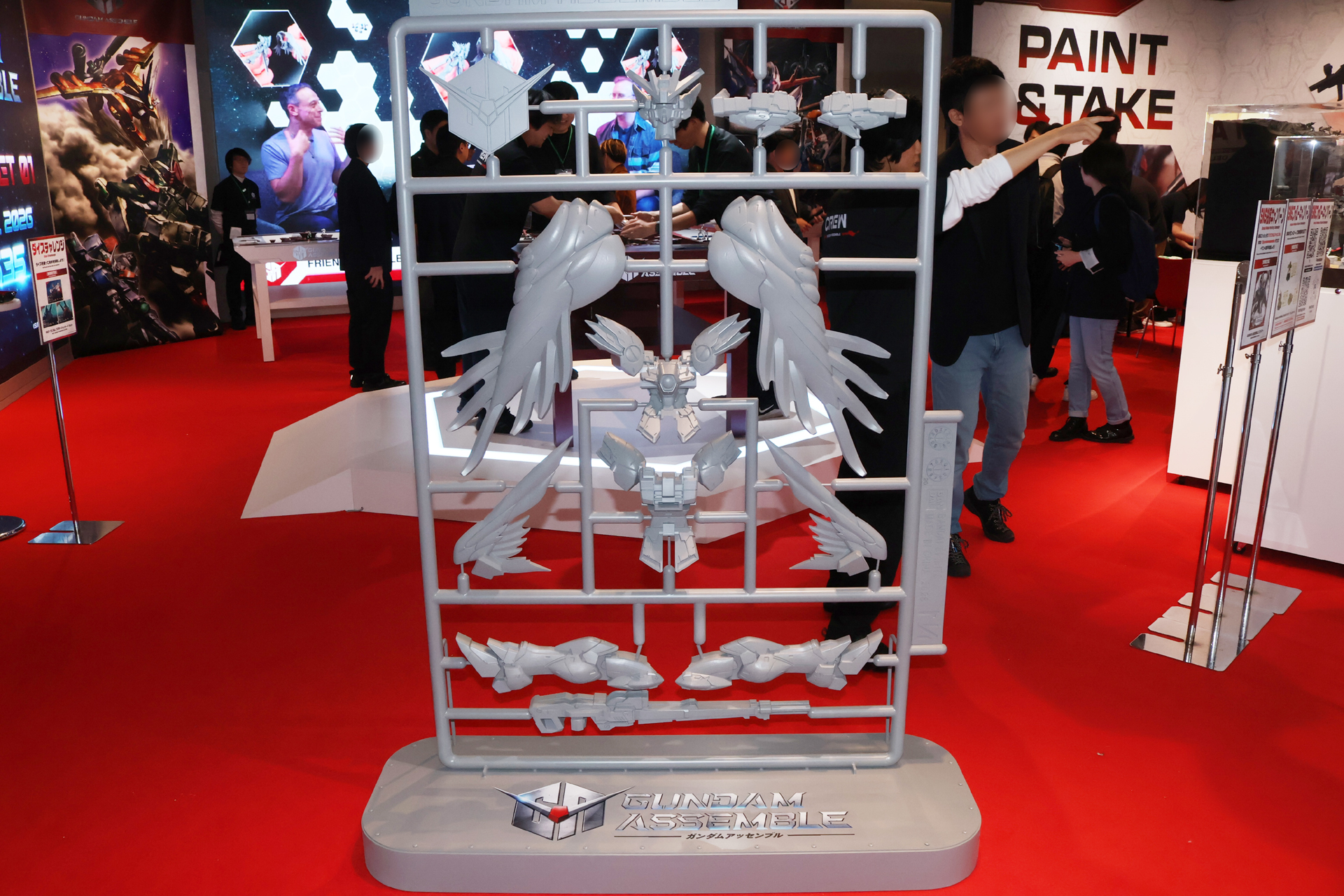 「GUNDAM ASSEMBLE」のフォトスポットもある。SNSに「#ガンダムアッセンブル」、「#gundamassemble」のハッシュタグを付けて投稿すればステッカーがもらえる