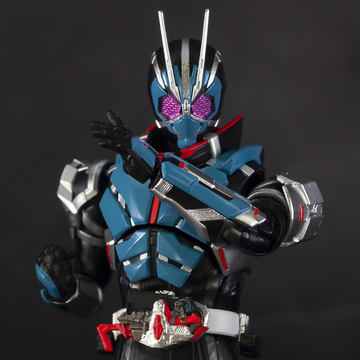 仮面ライダーセイバー」のS.H.Figuarts「セイバー」＆「ブレイズ