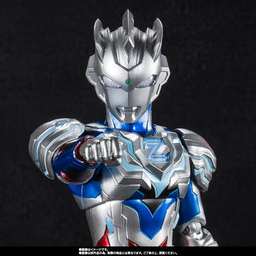 初代ウルトラマンが約40cmのフィギュアで登場。「Ultimate