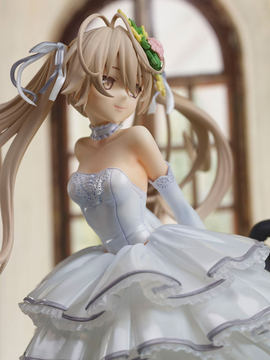 ポップ＆セクシーなウェイトレス「マリノア・トリュレス 1/7