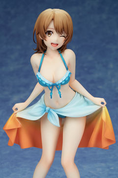 着崩した浴衣と表情のギャップが魅力。「俺ガイル」より