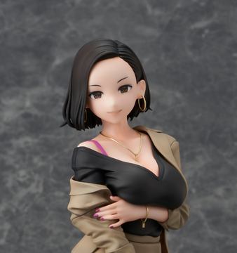 よむ氏の「がんばれ 同期ちゃん」に登場する「先輩さん」を立体
