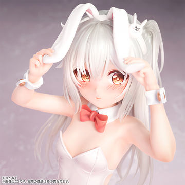 思わずお腹のラインをなぞりたくなる造型。うなさか氏イラスト