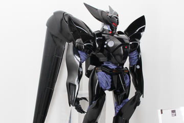 THREEZEROとメガハウスの共同開発！ 「ヴァリアブルアクション