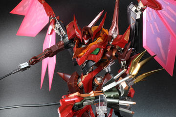 紅き翼”もプラモシリーズ「HG」で登場！ 「コードギアスR2」より