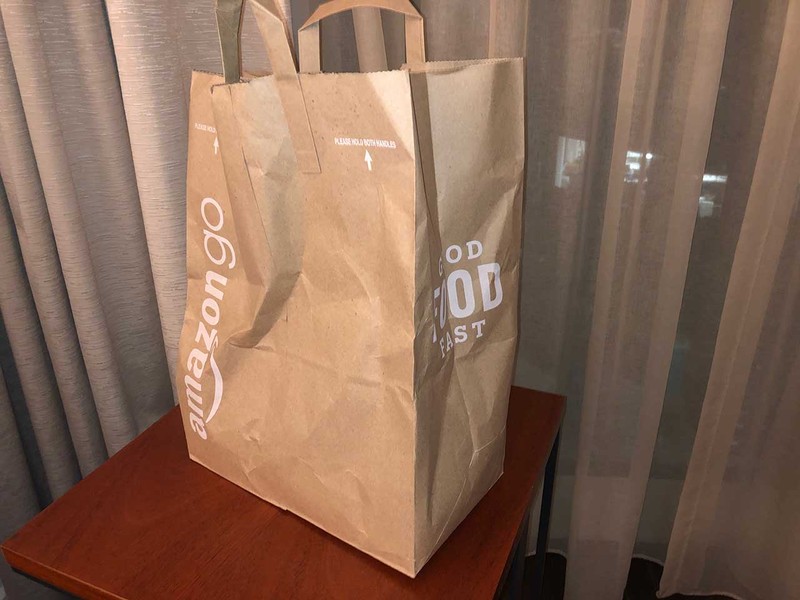 ちなみに紙袋はこんな感じ。お土産代わりに買って持って帰ることに