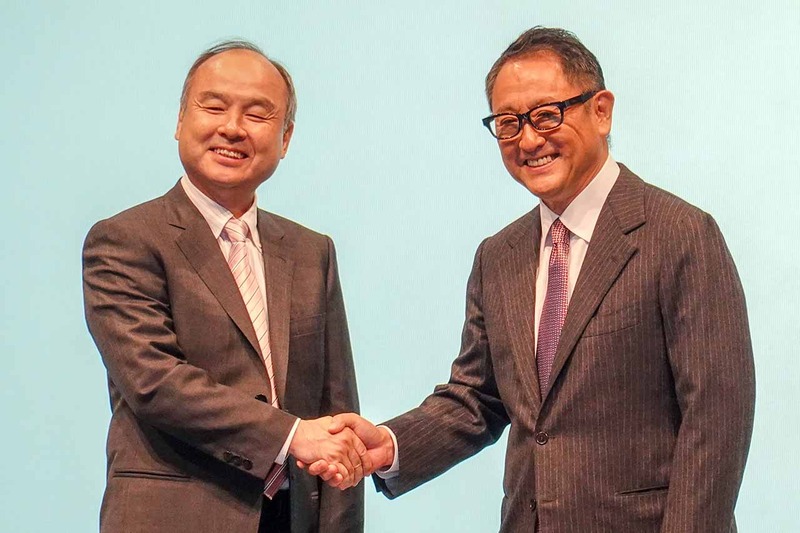 自動車は社会システムの一部であり、それを現場で支える力がトヨタの強み、と解説。そこでのソフトバンク・グループとの補完関係を強調した