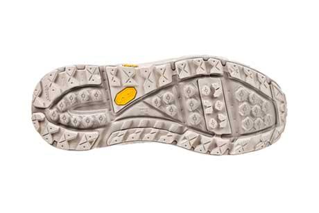 HOKA ONE ONE×ENGINEERED GARMENTSコラボの防水アウトドアシューズ