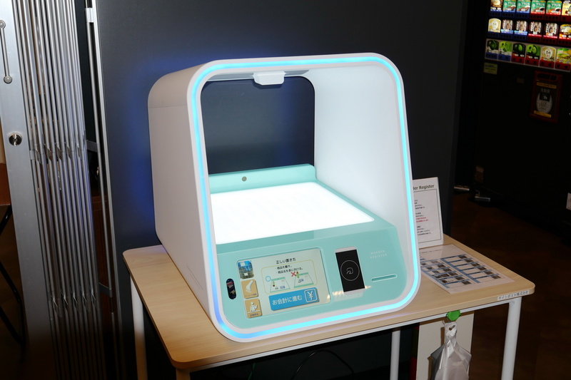 JCB高田馬場オフィス内での実証実験で利用されている人工知能搭載レジ「ワンダーレジ」