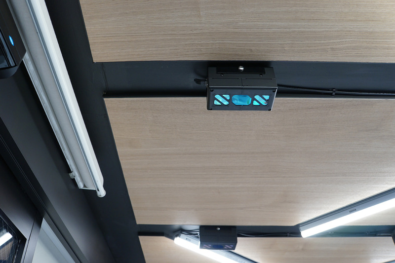 天井に備え付けられたカメラで人物を認識