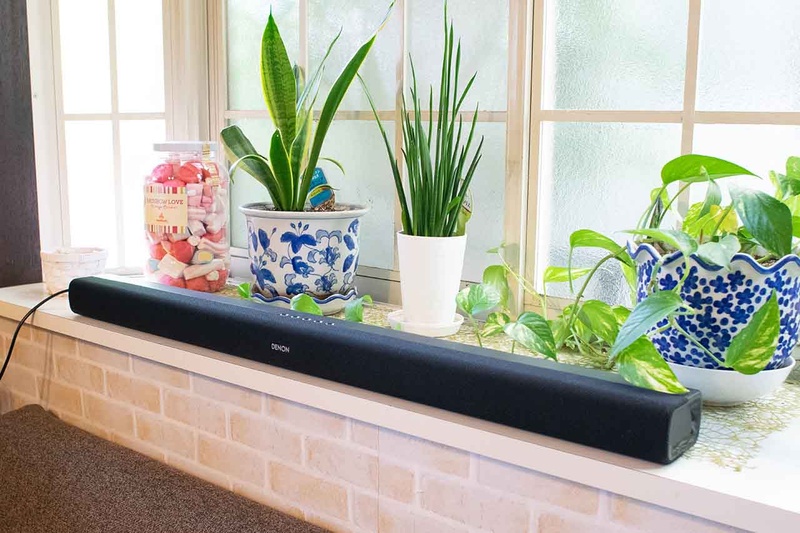 テレビと関係なく出窓に置いてみた