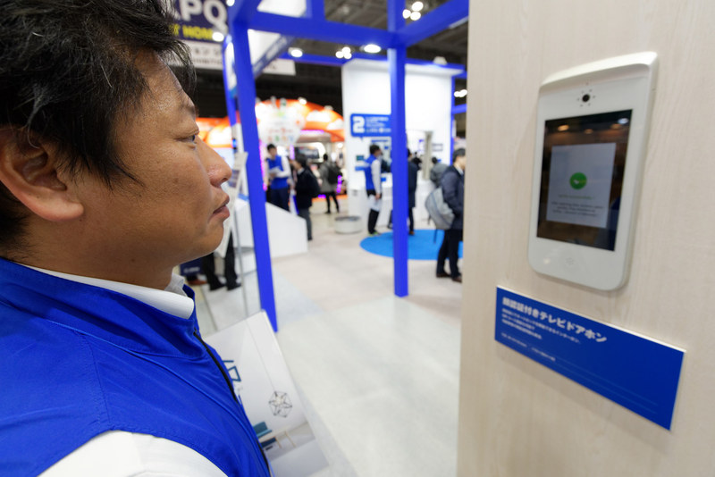 顔認証やQRコードなどで共有部のエントランスを解錠