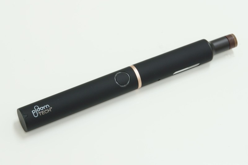 たばこカプセルを装着したプルーム・テック・プラス