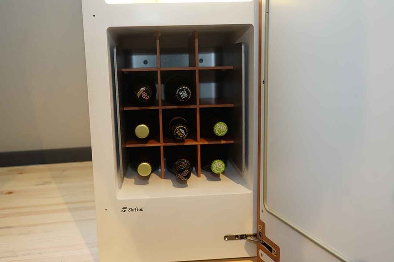 ビール収納部はやや傾斜しており、取り出しやすくなっている