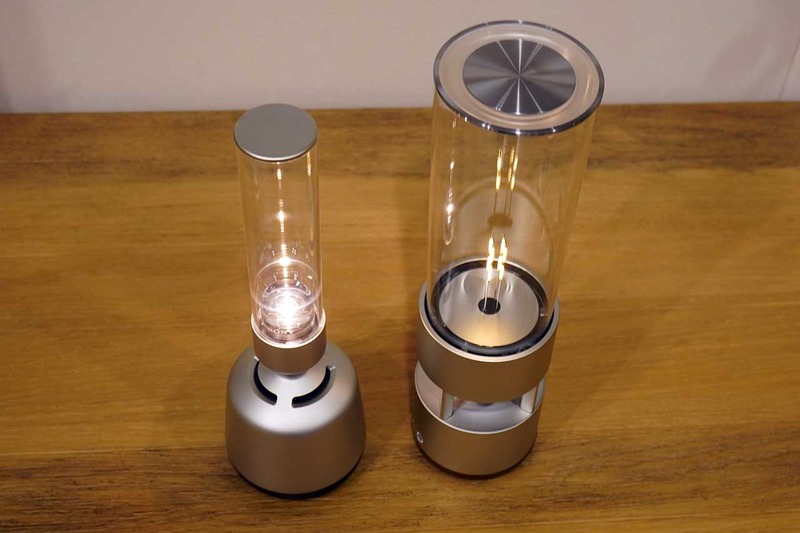 LSPX-S2(左)とLSPX-S1(右)