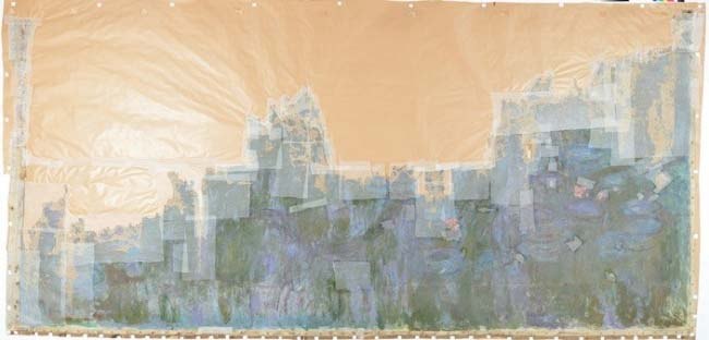 画布の上半分が欠損した発見時の状態